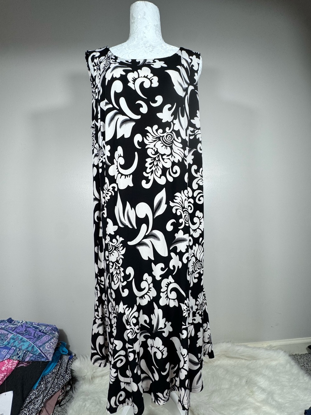 Danny & Nicole Black and White Floral Maxi Skirt